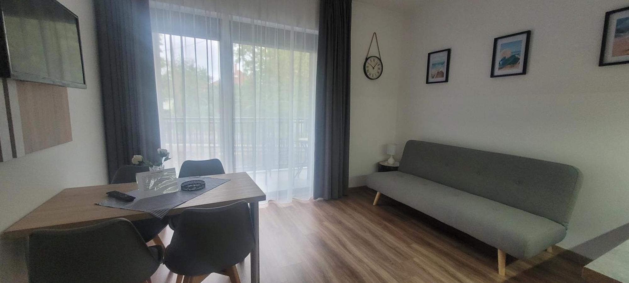 Csaladi Kikoeto Apartman Gyula Buitenkant foto