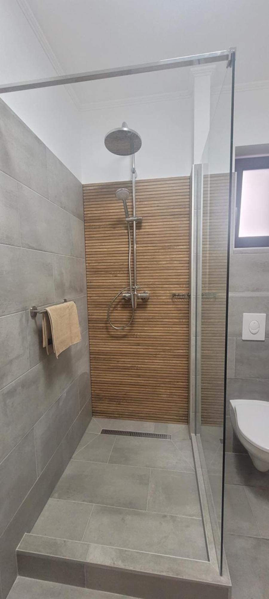 Csaladi Kikoeto Apartman Gyula Buitenkant foto