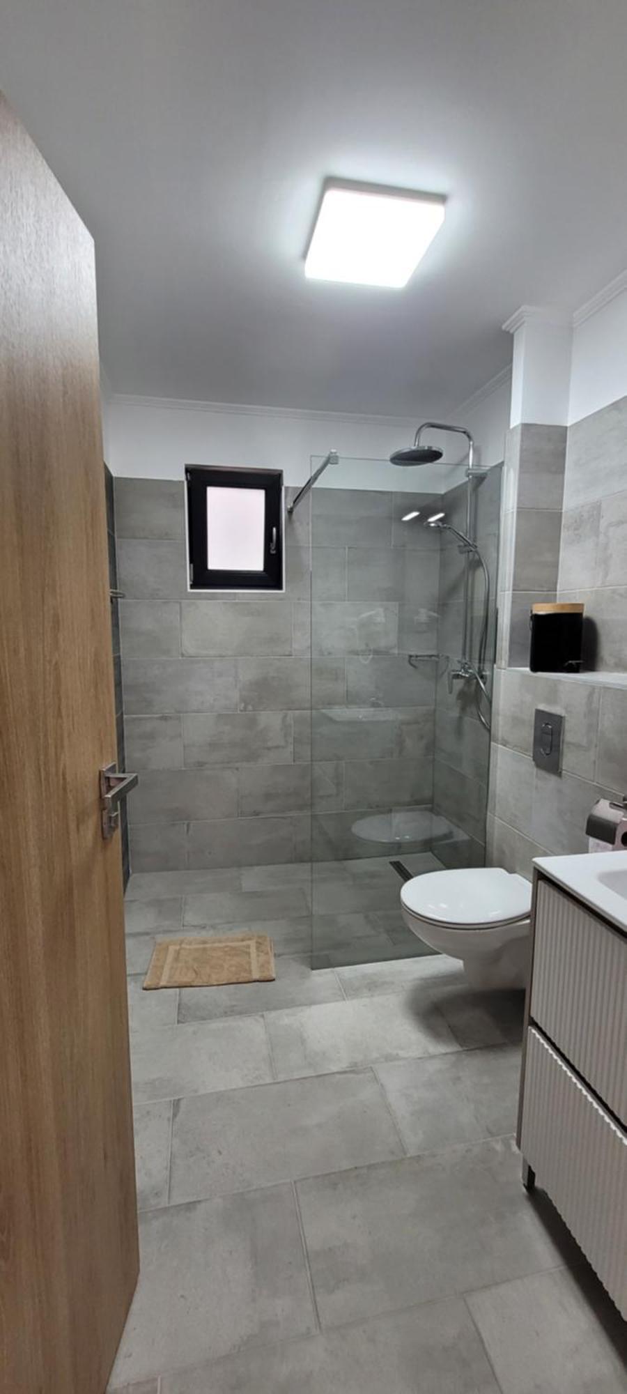 Csaladi Kikoeto Apartman Gyula Buitenkant foto