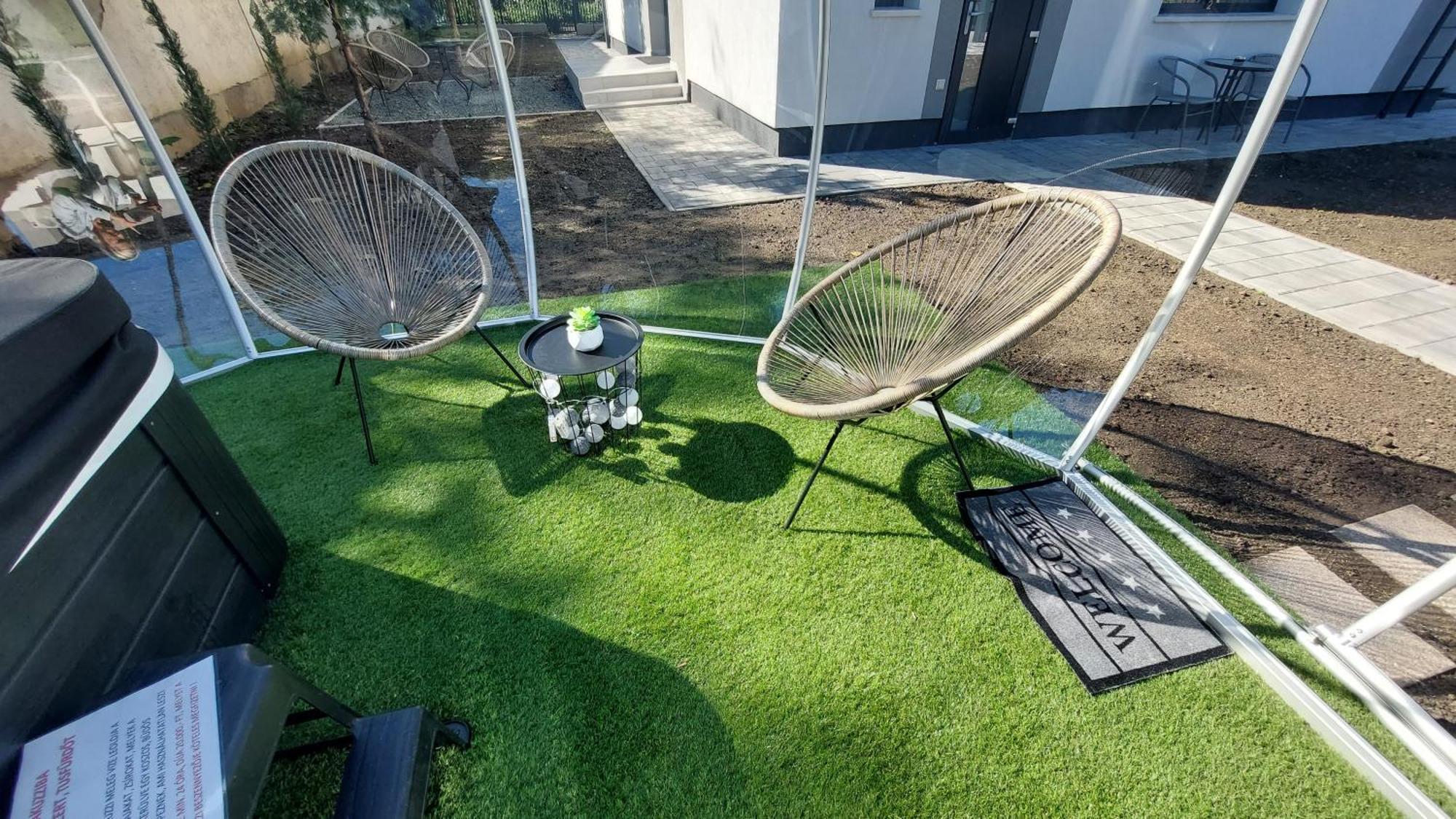 Csaladi Kikoeto Apartman Gyula Buitenkant foto